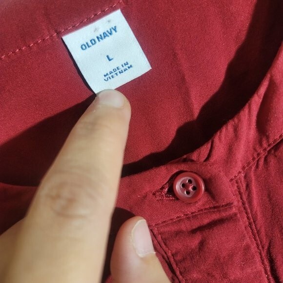 Old Navy Women's Half Button Down Long Sleeve Red Burgundy Blouse Top sz L GUC - Picture 3 of 6